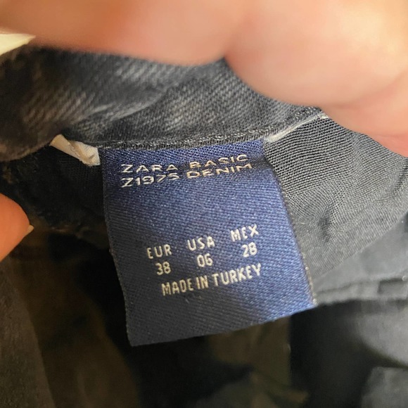 Zara Basic Black Distressed Raw Hem Skinny Jeans - Picture 8 of 8